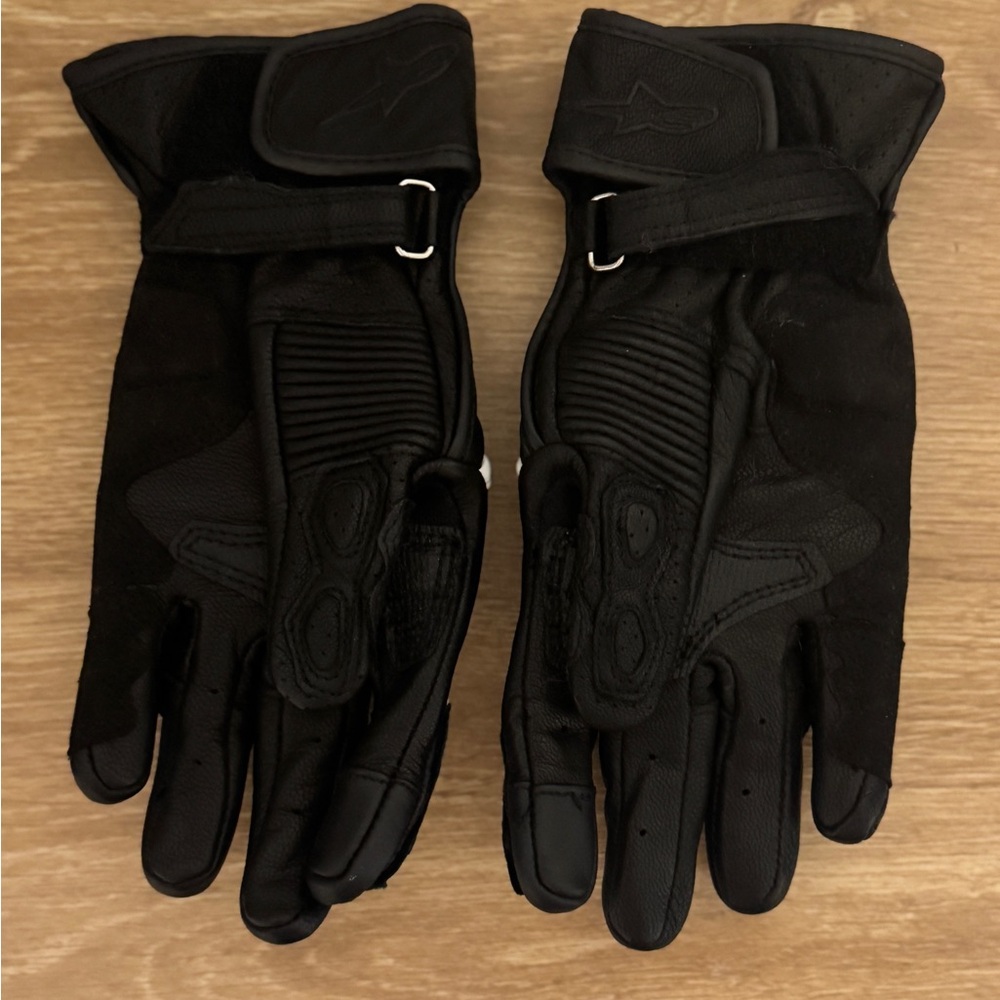 Alpinestars Black and Pink Motorcycle Gloves - Picture 2 of 4